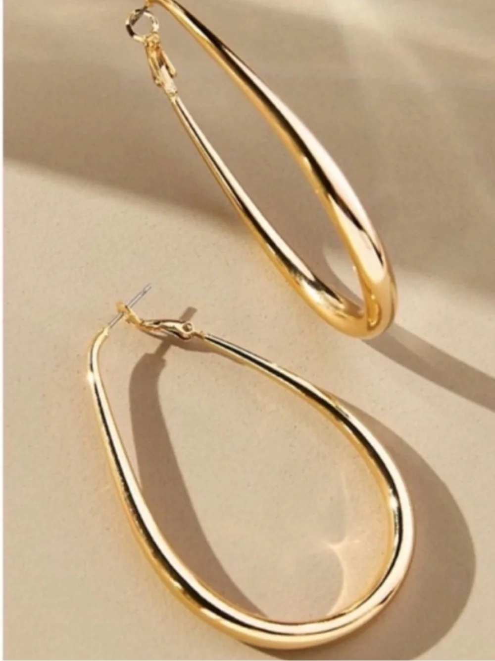 New! Oblong Gold Hoop Earrings (1030) NWOT